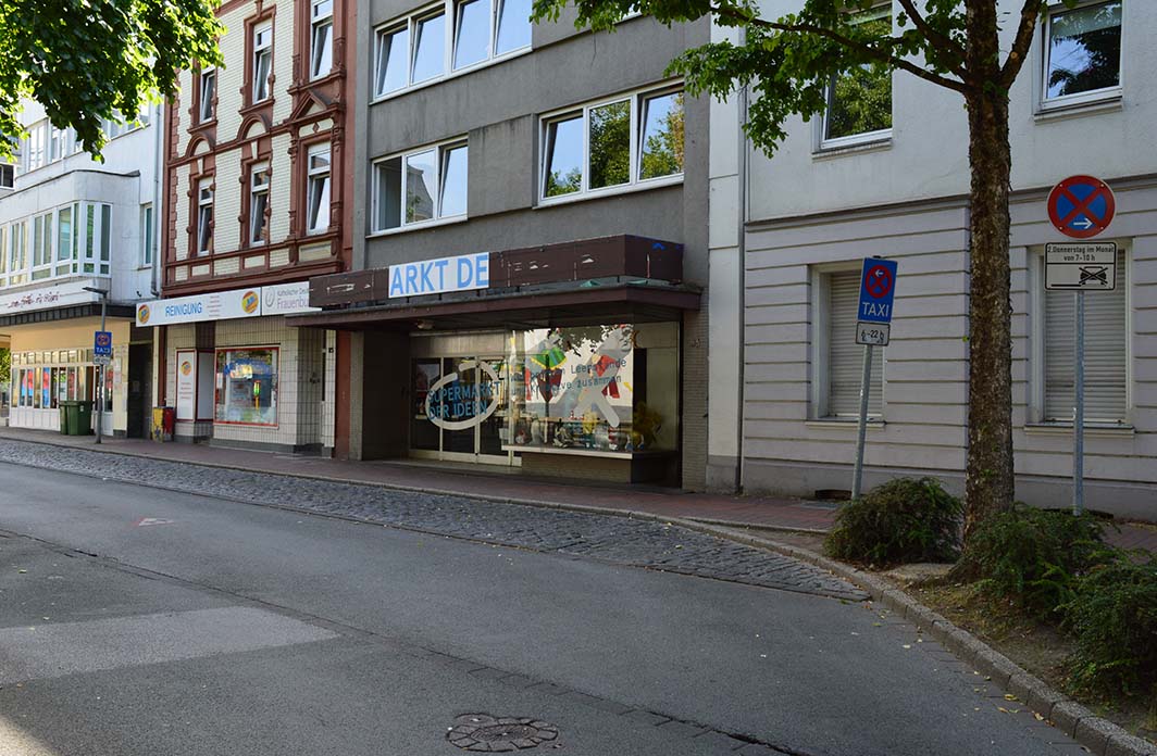 Foto der Goebenstraße mit dem Supermarkt der Ideen